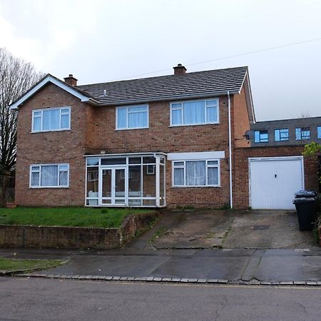 Many Worlds Meet - Eurostar, Wimbledon 30 Mins, Central London, Gatwick 15 Mins - Spacious, Sleeps Up To 16 Plus Cot - Free Wifi, Parking - Next To Lloyd Park, Great For Families, Walkers, Relocators - Ideal For Contractors 克罗伊登 外观 照片