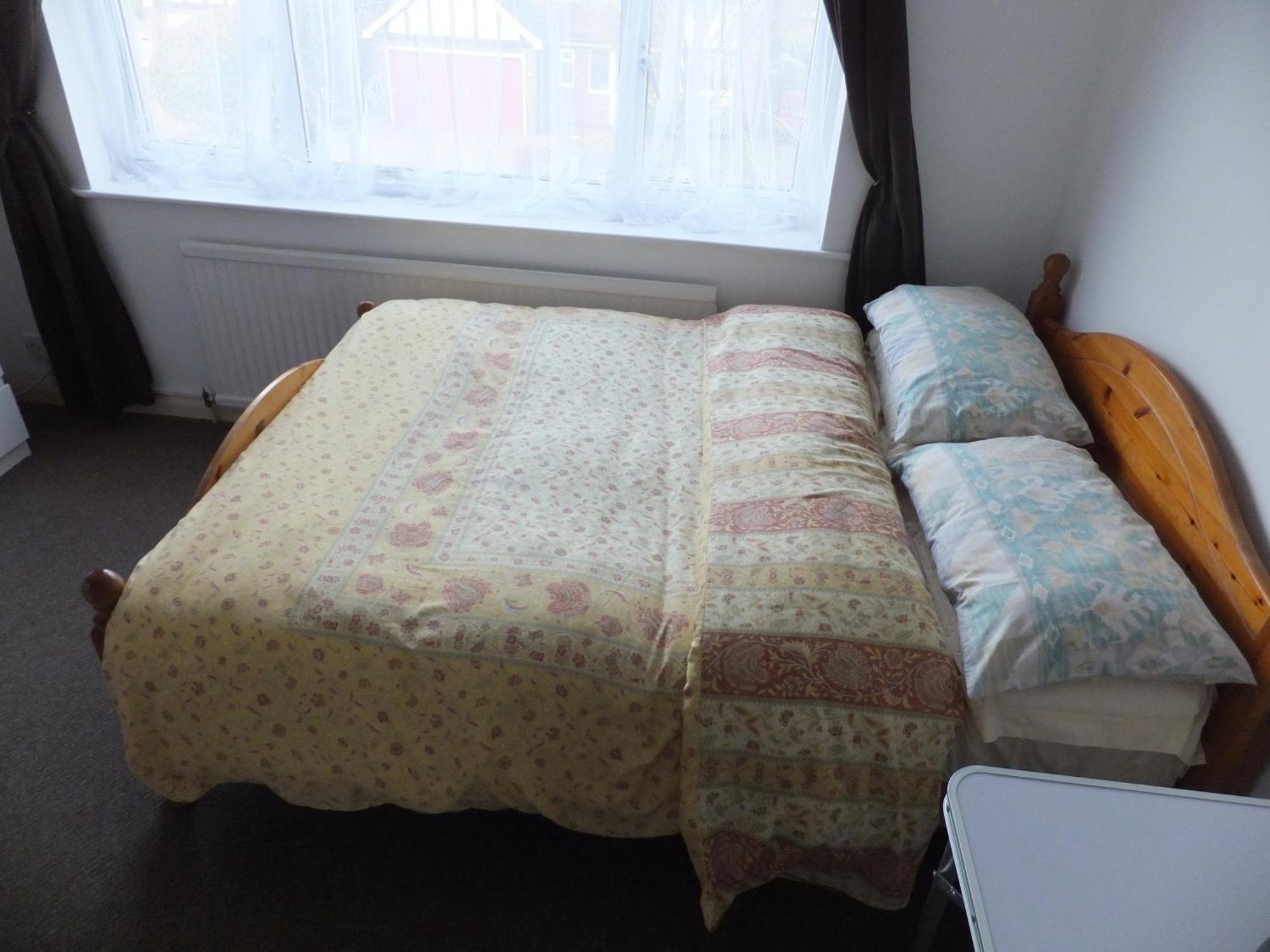 Many Worlds Meet - Eurostar, Wimbledon 30 Mins, Central London, Gatwick 15 Mins - Spacious, Sleeps Up To 16 Plus Cot - Free Wifi, Parking - Next To Lloyd Park, Great For Families, Walkers, Relocators - Ideal For Contractors 克罗伊登 外观 照片