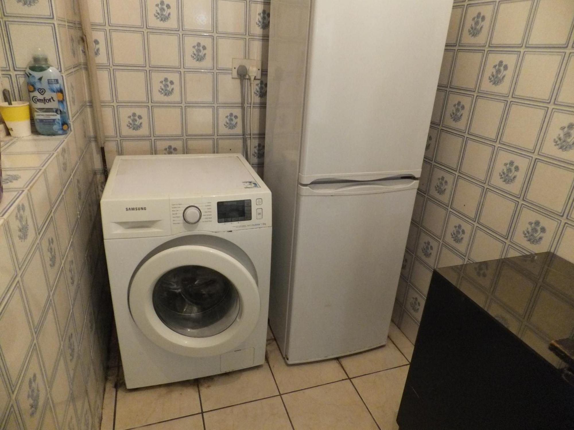 Many Worlds Meet - Eurostar, Wimbledon 30 Mins, Central London, Gatwick 15 Mins - Spacious, Sleeps Up To 16 Plus Cot - Free Wifi, Parking - Next To Lloyd Park, Great For Families, Walkers, Relocators - Ideal For Contractors 克罗伊登 外观 照片
