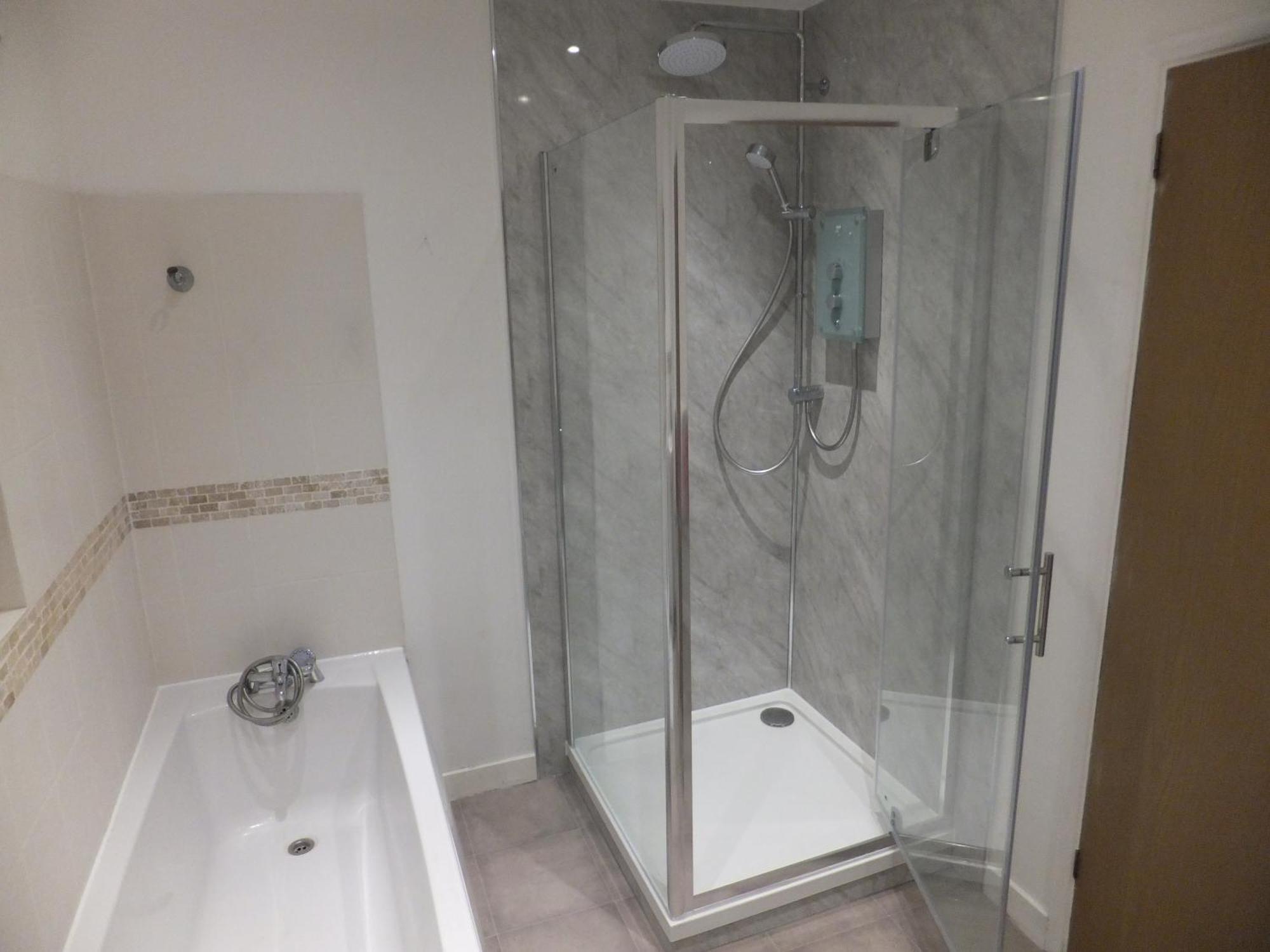 Many Worlds Meet - Eurostar, Wimbledon 30 Mins, Central London, Gatwick 15 Mins - Spacious, Sleeps Up To 16 Plus Cot - Free Wifi, Parking - Next To Lloyd Park, Great For Families, Walkers, Relocators - Ideal For Contractors 克罗伊登 外观 照片