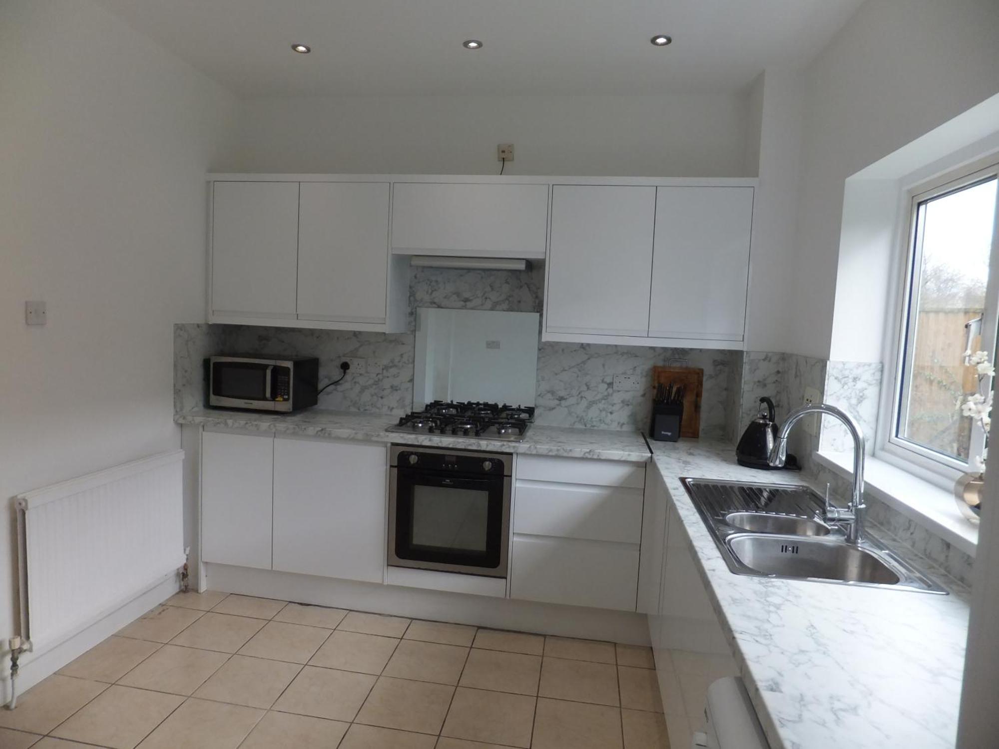 Many Worlds Meet - Eurostar, Wimbledon 30 Mins, Central London, Gatwick 15 Mins - Spacious, Sleeps Up To 16 Plus Cot - Free Wifi, Parking - Next To Lloyd Park, Great For Families, Walkers, Relocators - Ideal For Contractors 克罗伊登 外观 照片