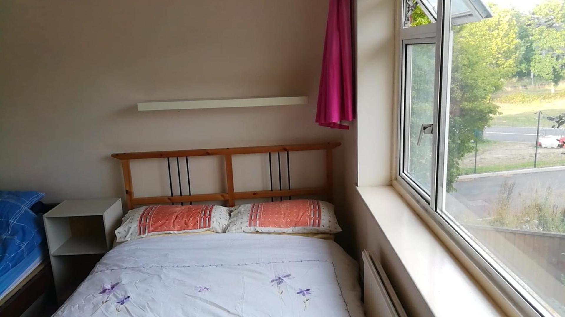 Many Worlds Meet - Eurostar, Wimbledon 30 Mins, Central London, Gatwick 15 Mins - Spacious, Sleeps Up To 16 Plus Cot - Free Wifi, Parking - Next To Lloyd Park, Great For Families, Walkers, Relocators - Ideal For Contractors 克罗伊登 外观 照片